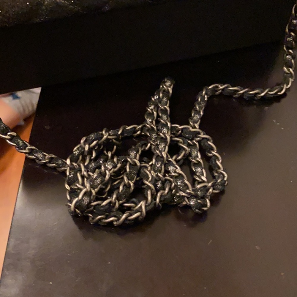 Chanel wallet on a chain - Picture 7 of 9